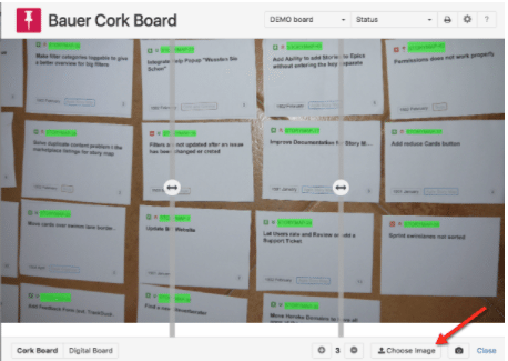 Bauer Corkboard Choose Image Ein Corkboard mit einer Schwimmtafel von Tasks